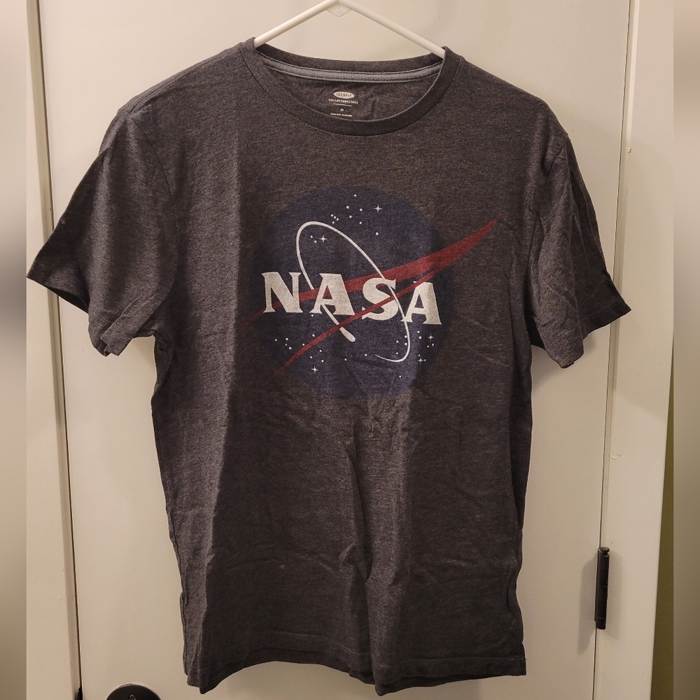 ❤️3/$20 NASA Logo T-Shirt